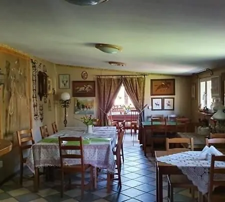 Afryka-puszcza Kampinoska アパート