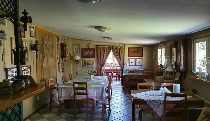 Afryka-puszcza Kampinoska شقة